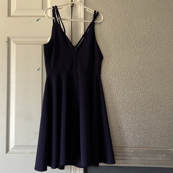Strappy for And flare dress - Picture 2 of 4